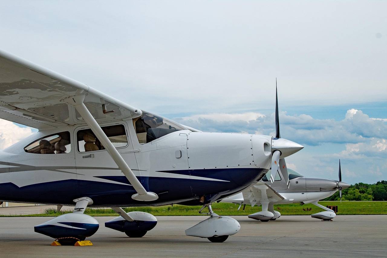 cessna, cirrus, plane, aircraft, aviation, transportation, travel, propeller, airport, cessna, cessna, cessna, cessna, cessna